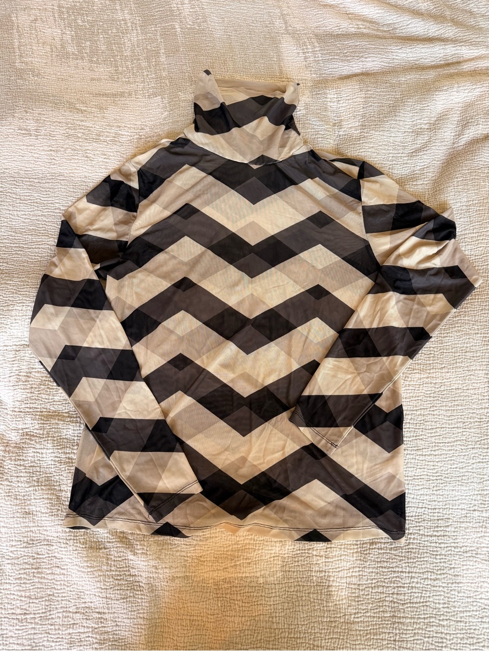Mesh Chevron Turtleneck Shirt - Black & Cream